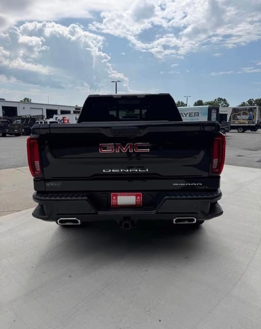 2025 GMC Sierra 4D &ndash; photo 4