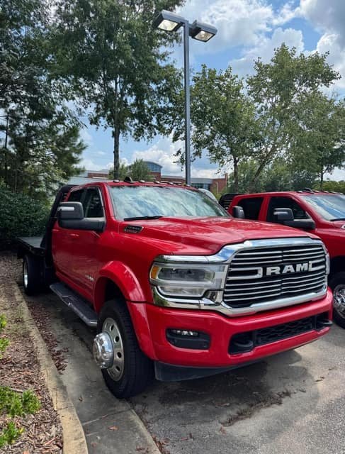 2023 Ram 5500 Crew cab Laramie cab &ndash; photo 2