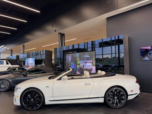 2025 Bentley Continental GTC Black Edition Continental GTC Black Edition &ndash; photo 3