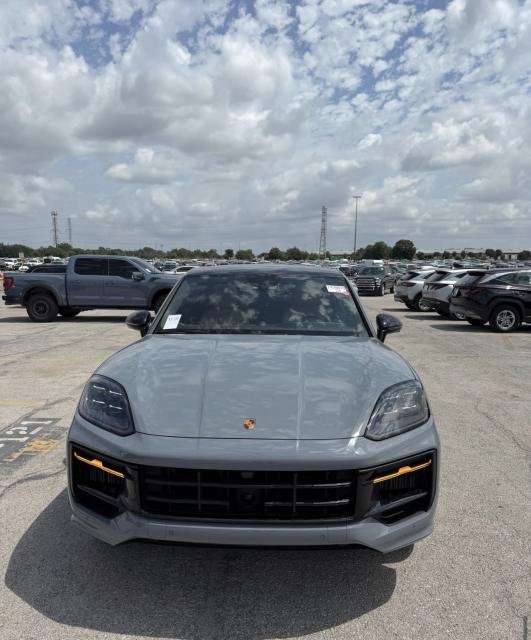 2025 PORSCHE CAYENNE GTS V8 &ndash; photo 1