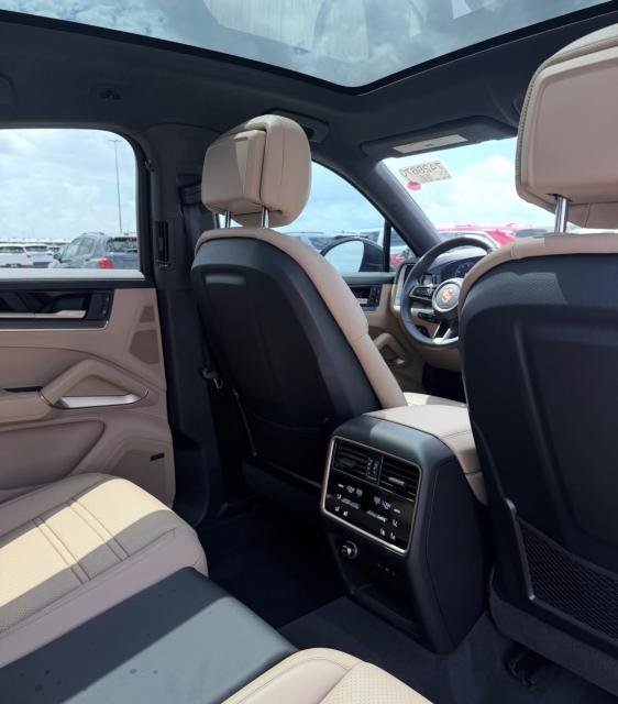 2025 PORSCHE CAYENNE GTS V8 &ndash; photo 9