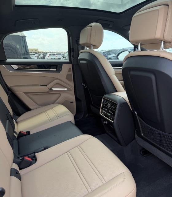 2025 PORSCHE CAYENNE GTS V8 &ndash; photo 8