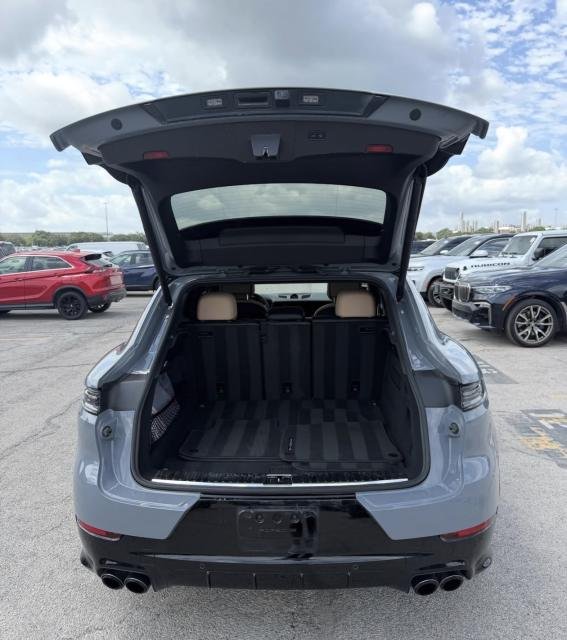 2025 PORSCHE CAYENNE GTS V8 &ndash; photo 7