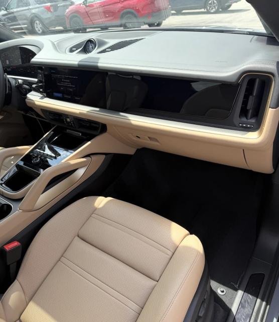 2025 PORSCHE CAYENNE GTS V8 &ndash; photo 12
