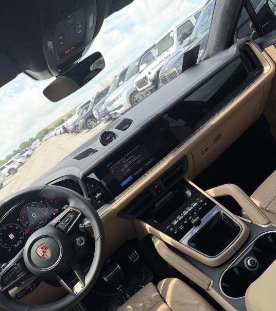 2025 PORSCHE CAYENNE GTS V8 &ndash; photo 15