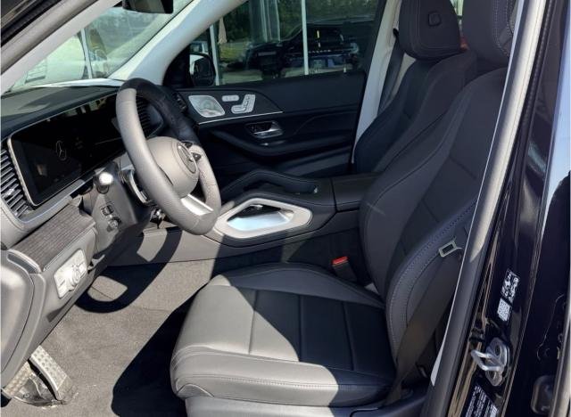 2026 Mercedes-Benz GLS 450 &ndash; photo 4