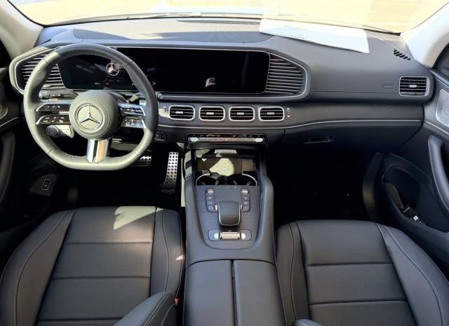 2026 Mercedes-Benz GLS 450 &ndash; photo 6