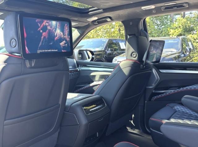 2026 Cadillac Escalade 4WD LV Platinum Sport &ndash; photo 14