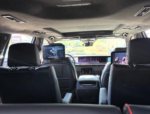 2026 Cadillac Escalade 4WD LV Platinum Sport &ndash; photo 11
