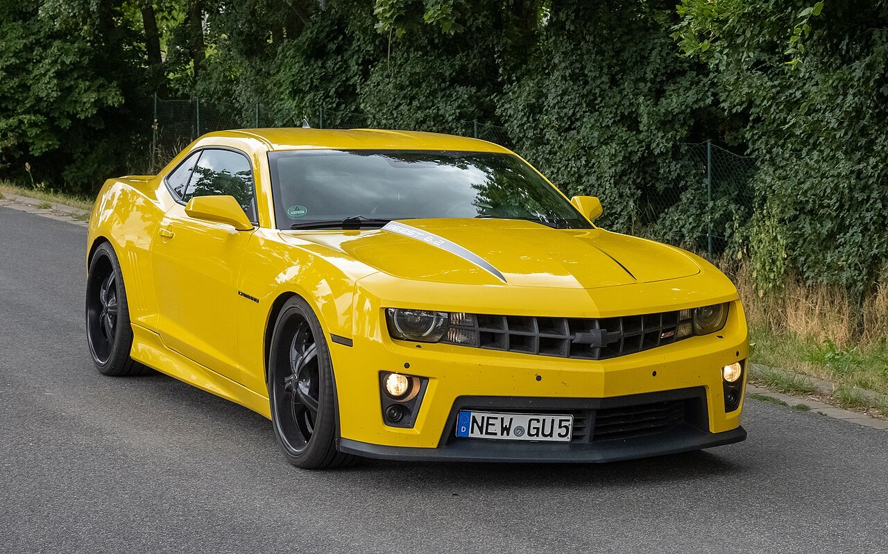 2022 Chevrolet Camaro GT &ndash; photo 2