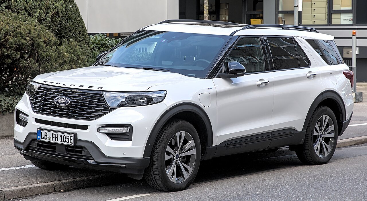 2023 Ford Explorer Touring &ndash; photo 2