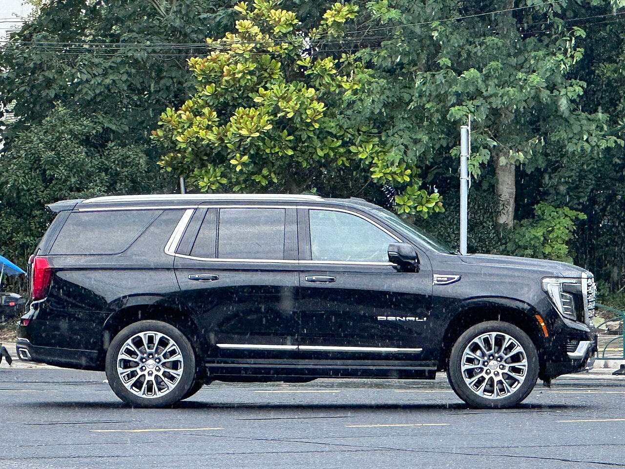 2021 GMC Yukon Touring &ndash; photo 2