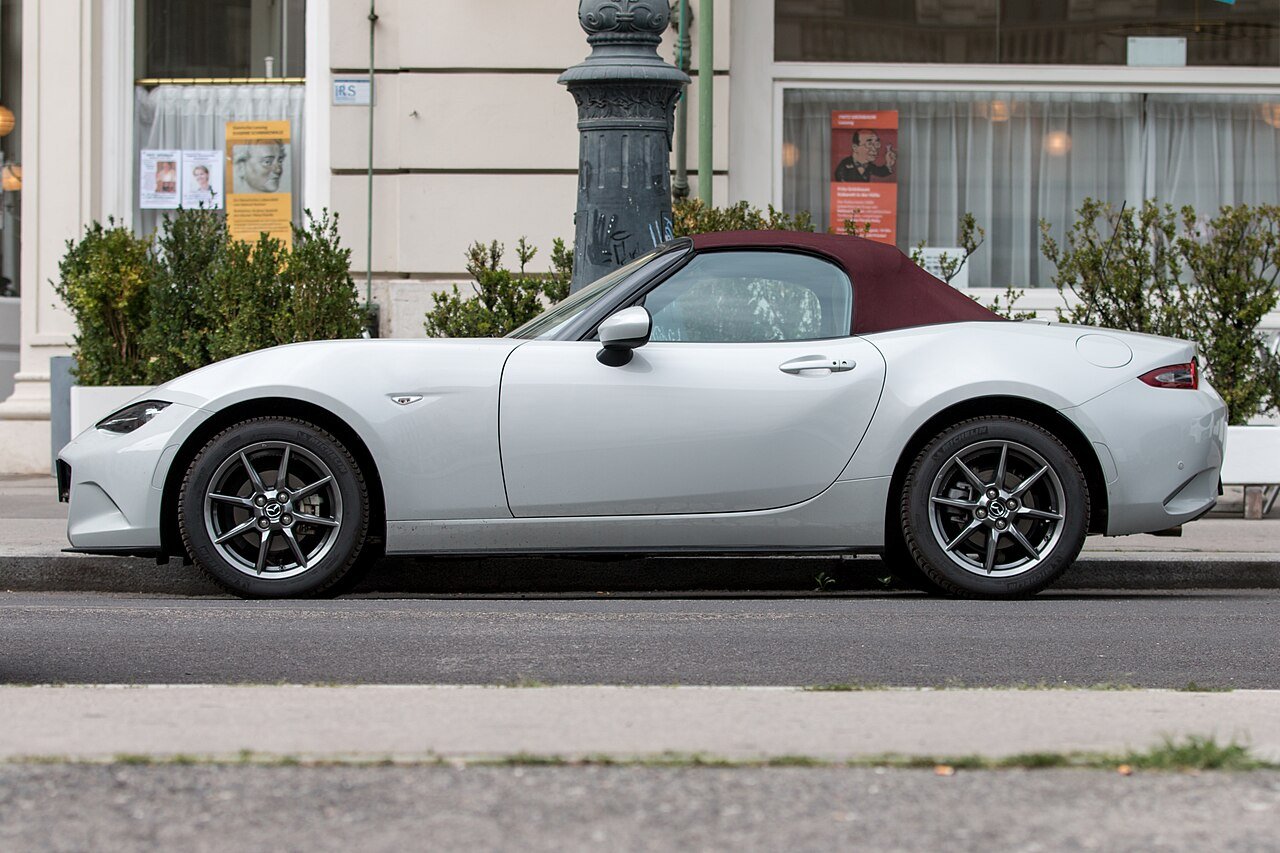2020 Mazda MX-5 Grand Touring &ndash; photo 2