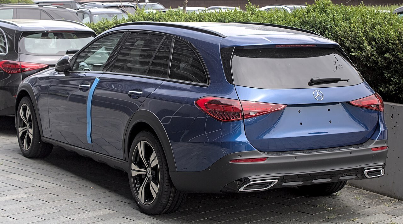 2021 Mercedes-Benz C-Class Premium &ndash; photo 3