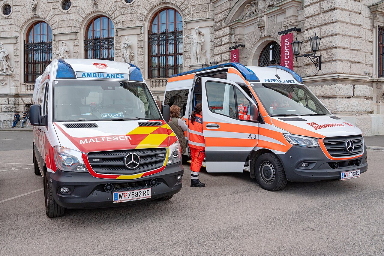 2023 Mercedes-Benz Sprinter Passenger &ndash; photo 3
