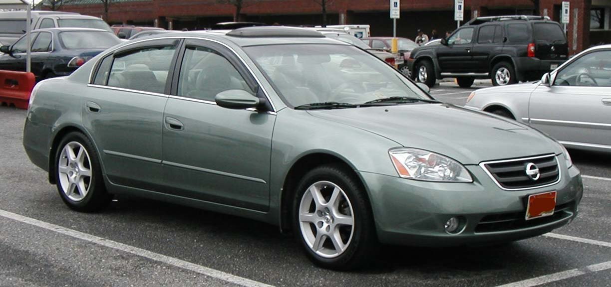 2023 Nissan Altima LE &ndash; photo 3