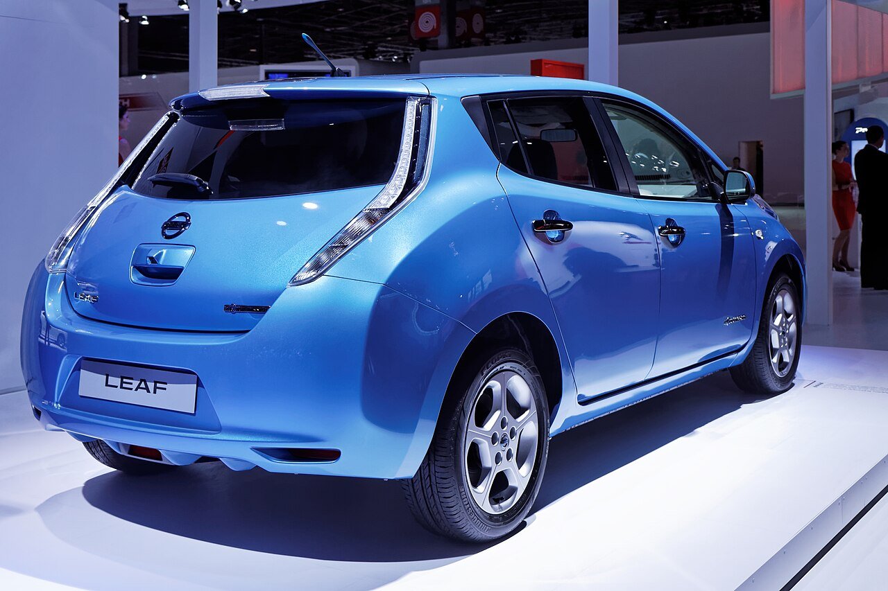 2017 Nissan LEAF S &ndash; photo 2