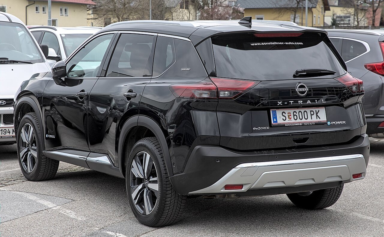 2023 Nissan Rogue Touring &ndash; photo 2